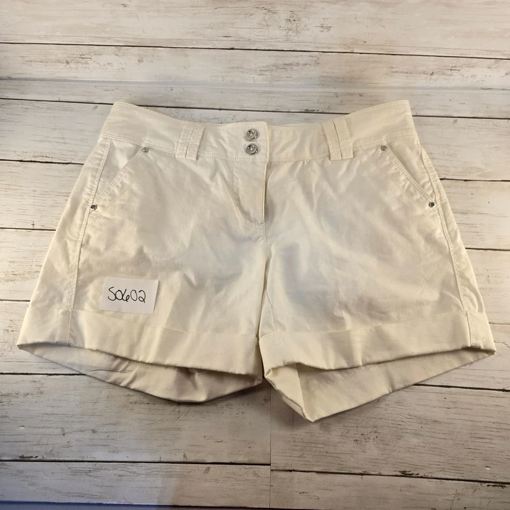 White House Black Market Cream Cuffed Chino Shorts Size 2 Off White Casual SO602